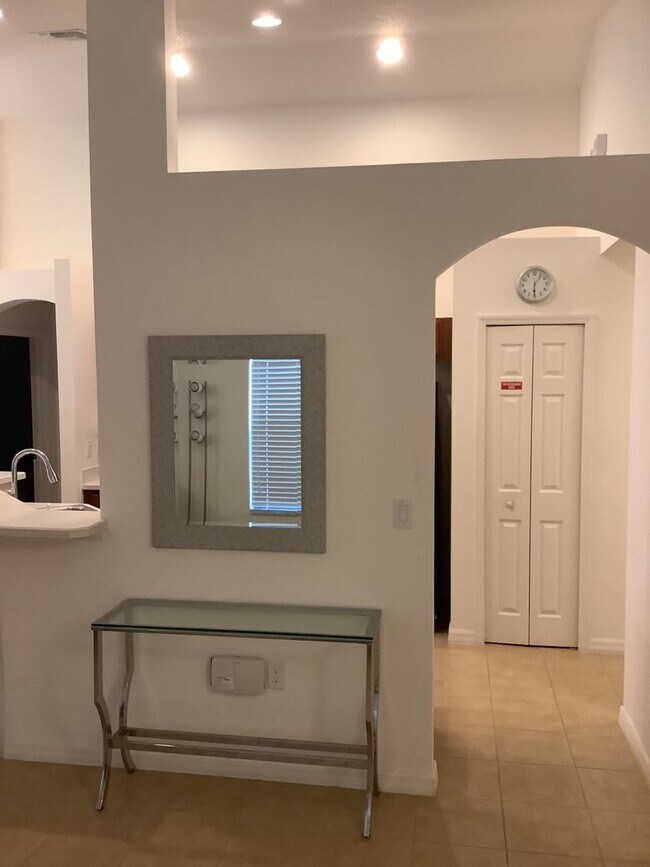 Building Photo - Furnished 4-Bedroom Pool Home in Davenport...