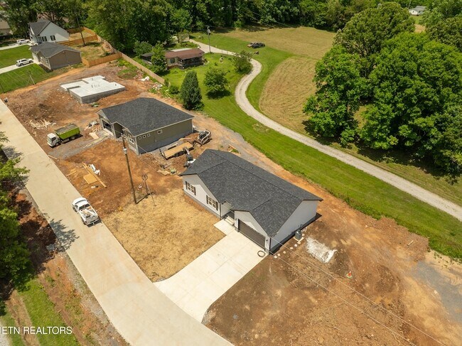Building Photo - 5706 Zurich Way