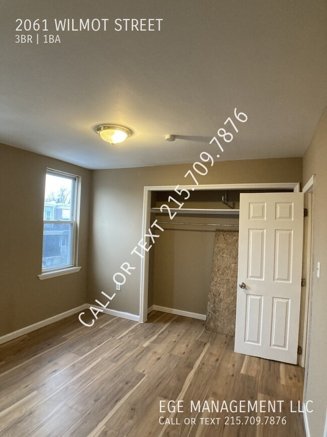 Building Photo - 2061 Wilmot St