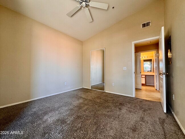 Building Photo - 2929 W Yorkshire Dr