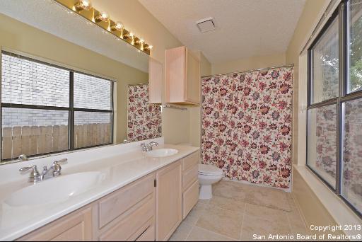 Building Photo - 9614 Fern Crest