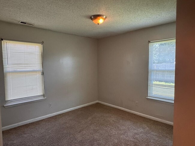 Building Photo - 5212 Kennebeck Ave