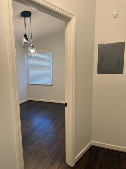 Building Photo - 1117 Montclair Rd