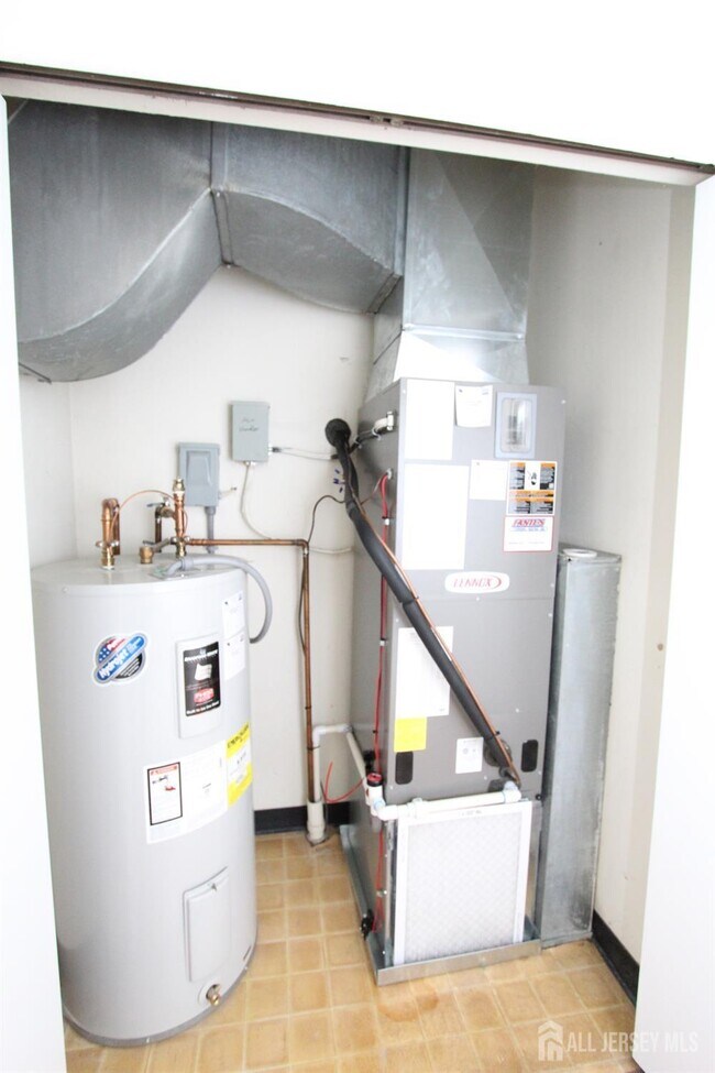Building Photo - 7714 Tamarron Dr