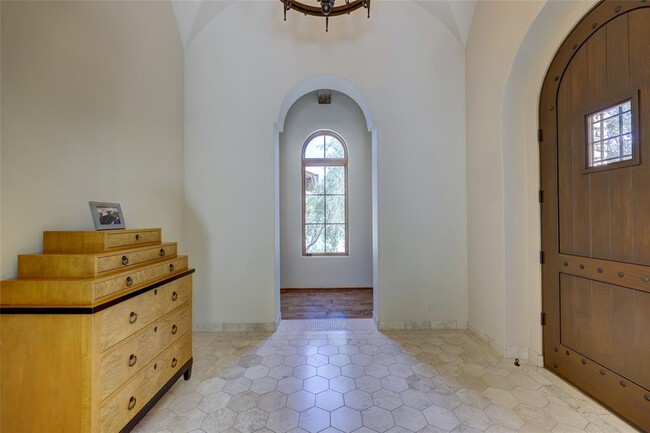 Building Photo - 418 Cattle Trail Dr