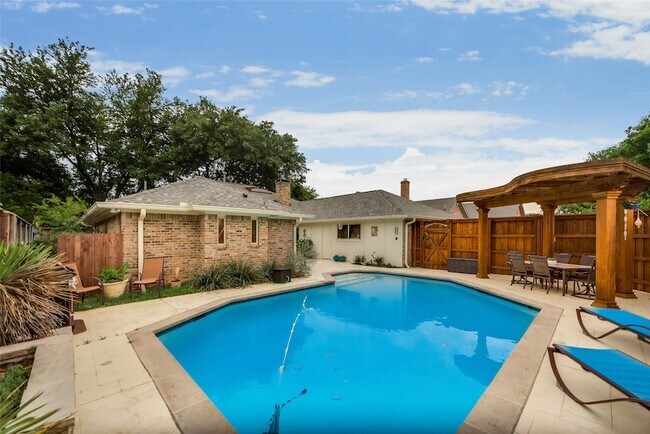 Building Photo - 6931 Echo Bluff Dr