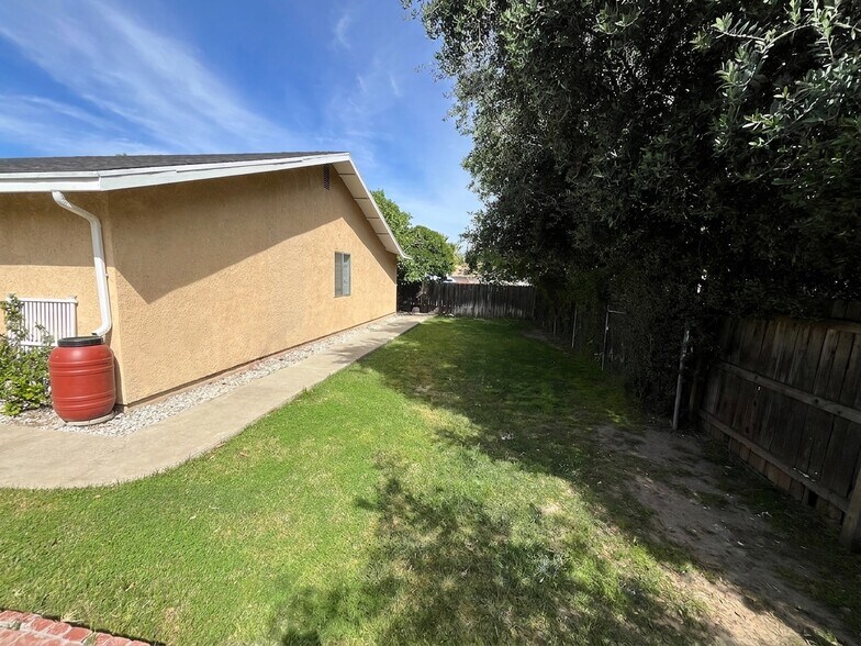 Building Photo - 10554 Andasol Ave