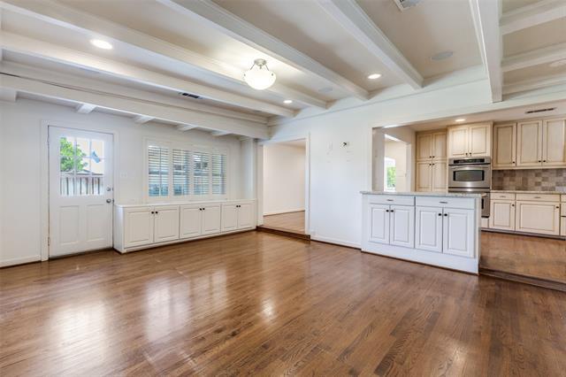 Building Photo - 3224 Villanova St