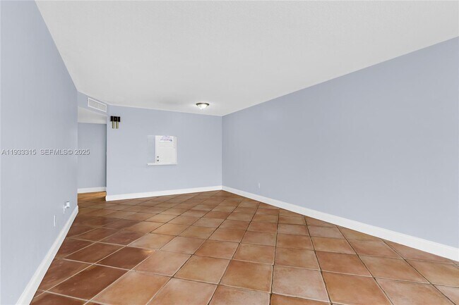 Building Photo - 1300 NE 191st St