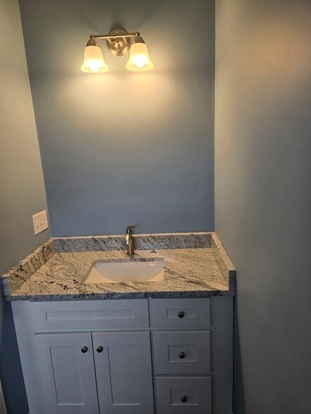 Building Photo - 37 Rose Glen St