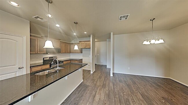Building Photo - 4601 Oasis Ln