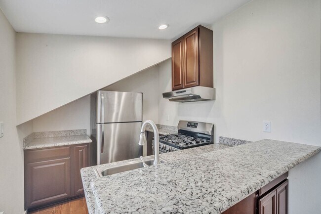 Building Photo - 5252 Trophy Dr