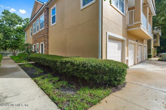 Building Photo - 7202 Deerfoot Cir