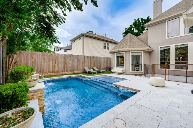 Building Photo - 1403 Wakefield Dr