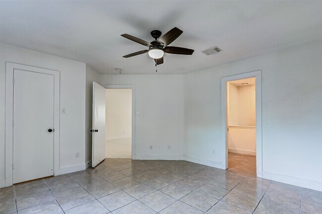 Building Photo - 21892 Silver Oak Ct
