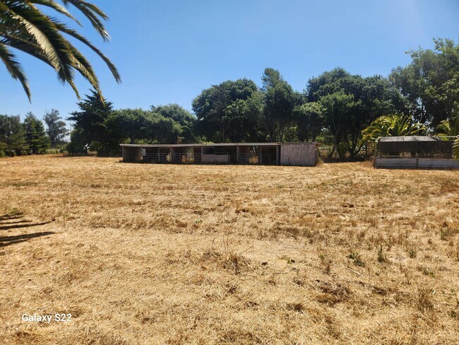 Building Photo - Must See, Incredible 3 bedroom, 2 bathroom...