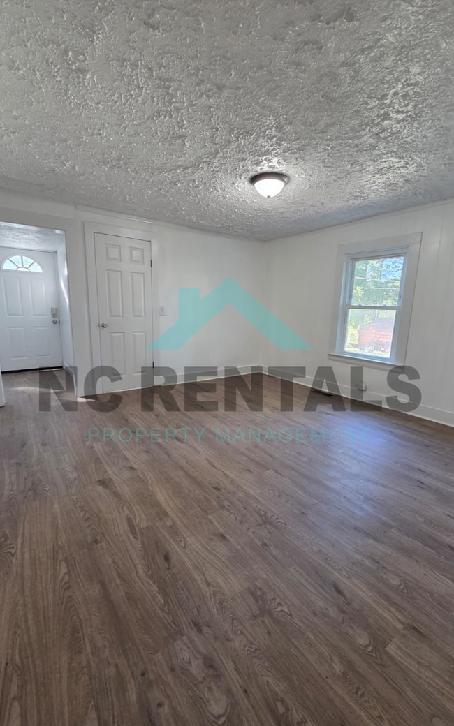 Building Photo - 715 3rd Ave