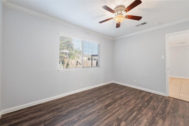 Building Photo - 800 Osage Dr