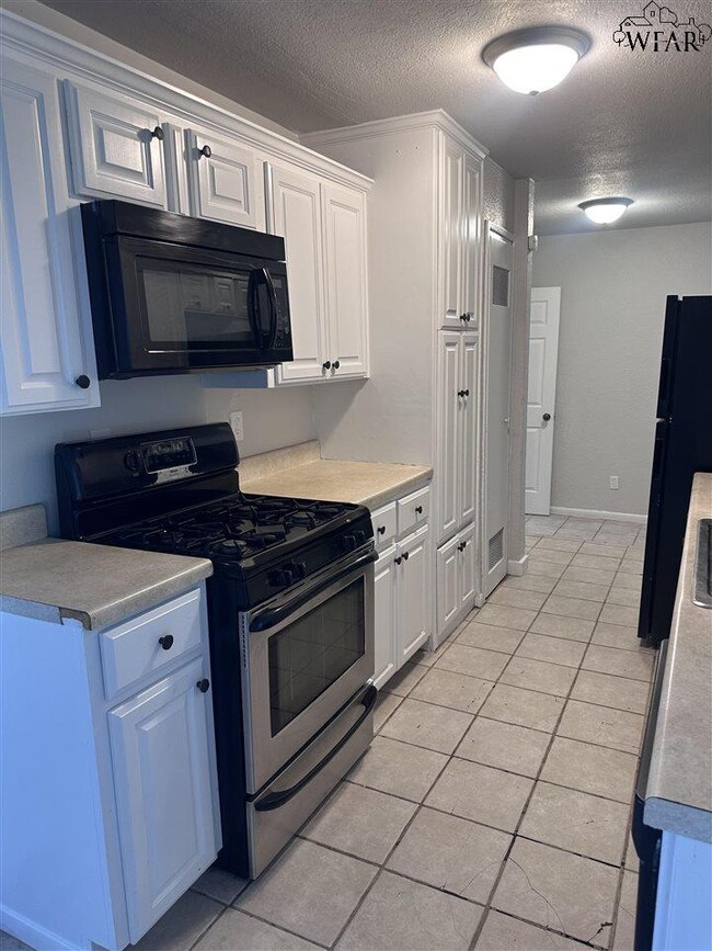 Building Photo - 4638 Cascades Dr