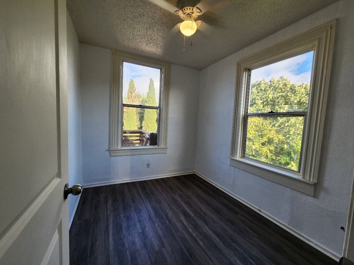 Bedroom 4 - 544 Grant St