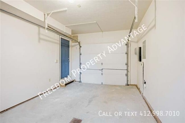 Building Photo - 137 Freeland St