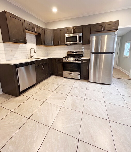 Building Photo - 157 E Duval St