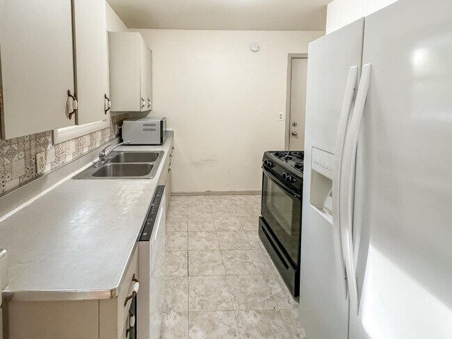 Building Photo - 4204 Northgate Dr NE