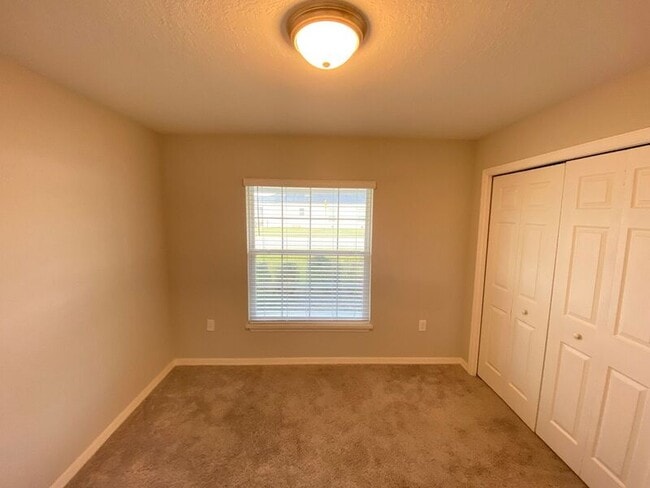 Building Photo - 188 Foxtail Loop