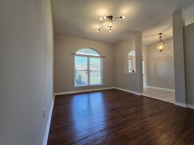 Building Photo - 2295 Heritage Cir