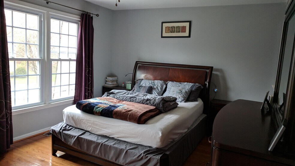 Building Photo - 13914 Woods Run Ct
