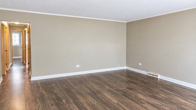 Building Photo - 14444 Ellis Ave