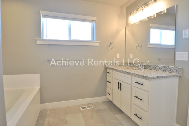 Building Photo - 2242 S 1180 W