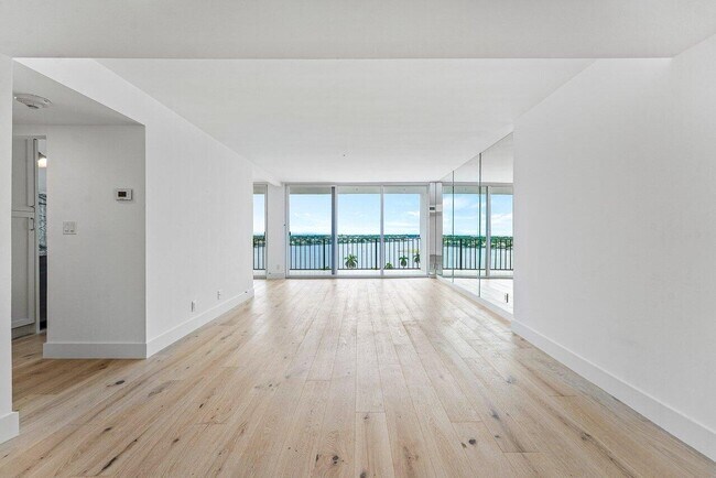 Building Photo - 1701 S Flagler Dr