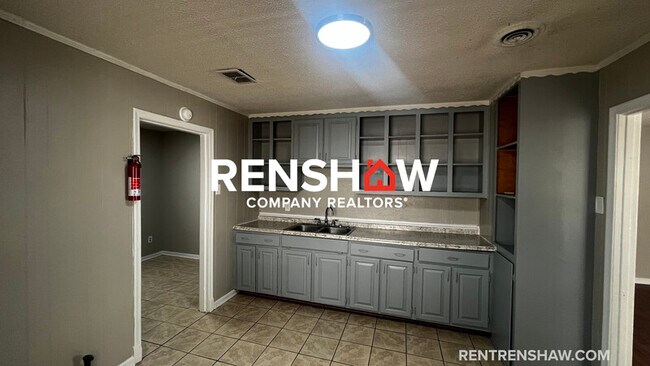 Building Photo - 1606 Ozan St