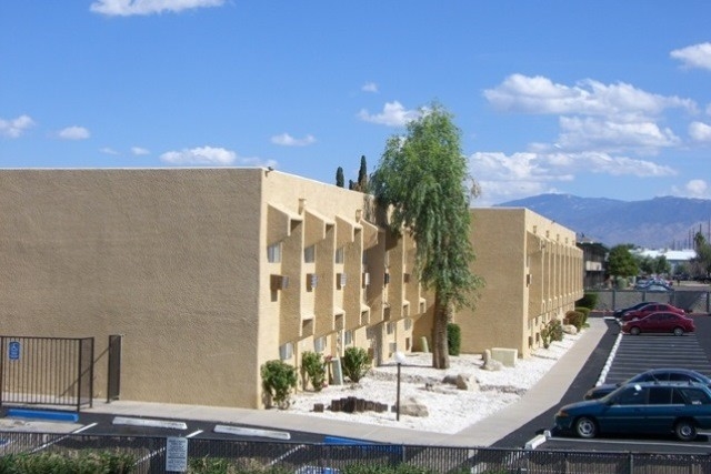 Building Photo - Casa De Oro Villas