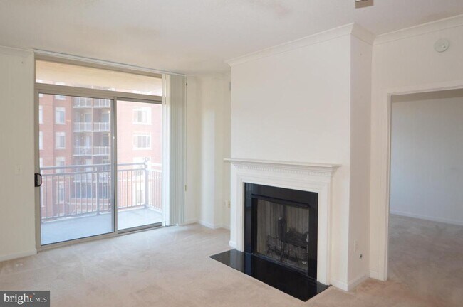 Building Photo - 4490 Market Commons Dr