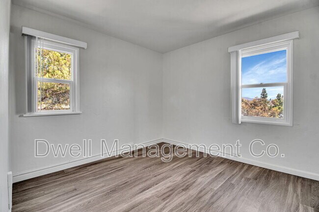 Building Photo - 8114 Fairview Ave