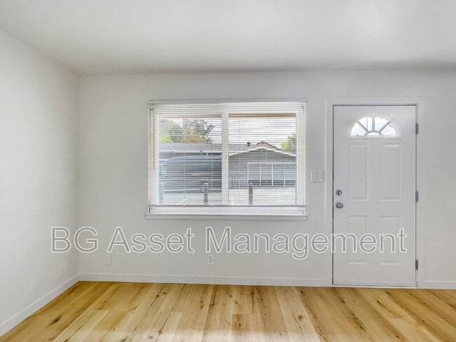 Building Photo - 1574 San Pablo Ave