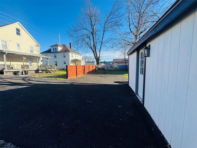 Building Photo - 202 Cleveland Ave