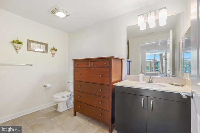Building Photo - 475 K St NW