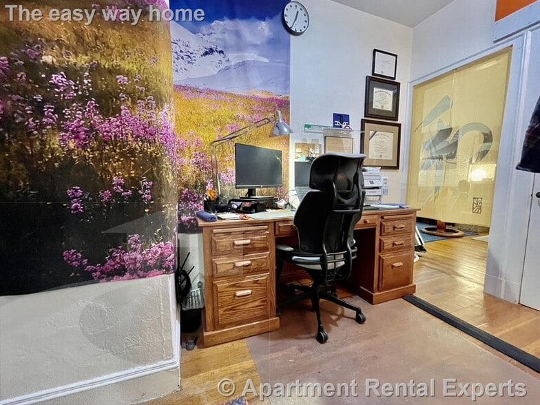 Building Photo - 73 Martin St