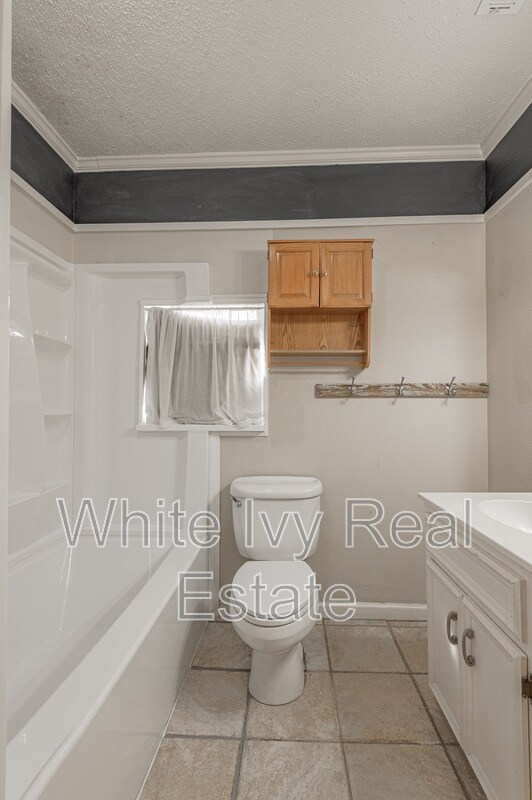 Building Photo - 254 S Railroad St