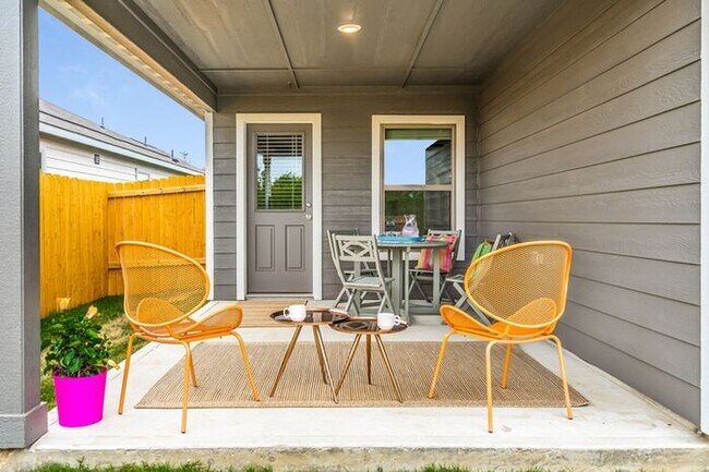 Building Photo - 135 Crimson Cir