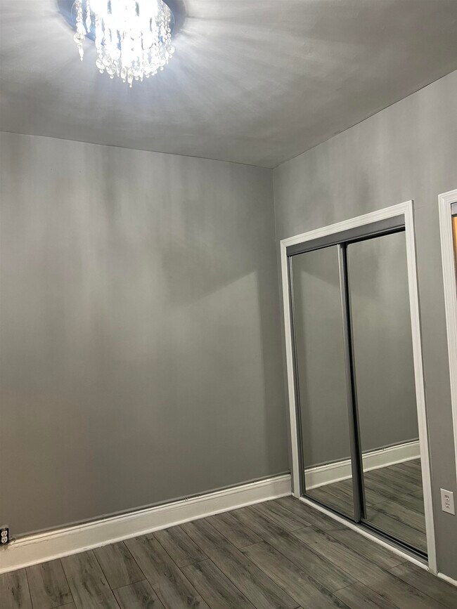 Building Photo - 6126 Washington St