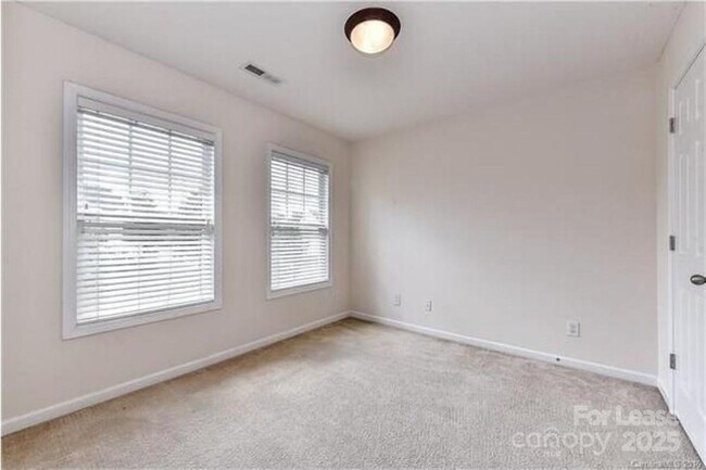 Building Photo - 3111 Gloxinia Rd