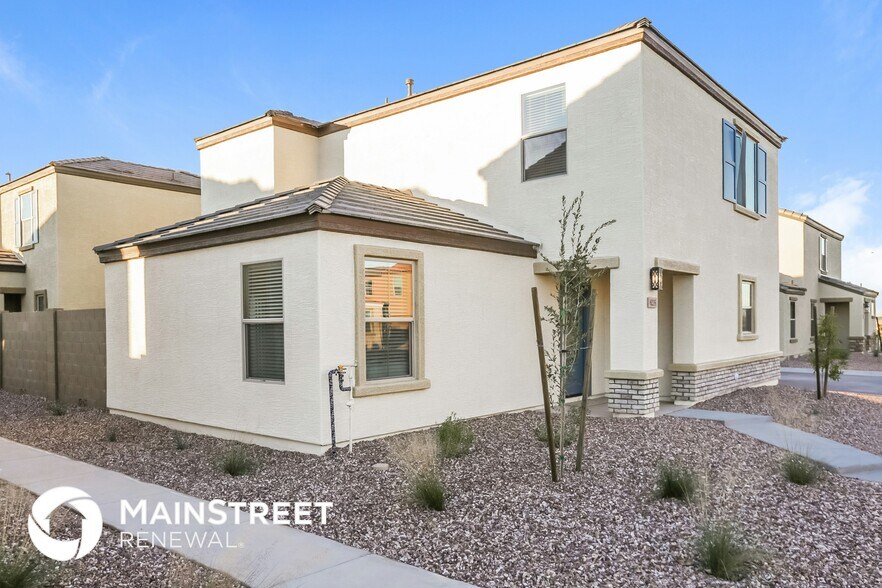 Building Photo - 8235 W Albeniz Pl