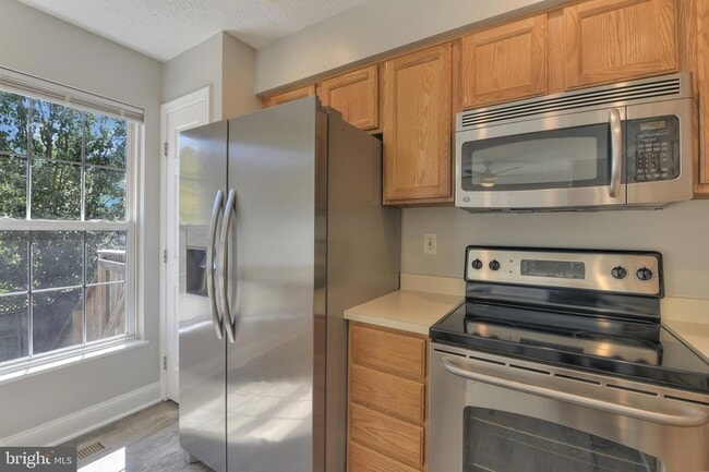Building Photo - 27 Cutter Cove Ct