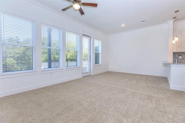 Primary Photo - 3030 Greenbusch Rd