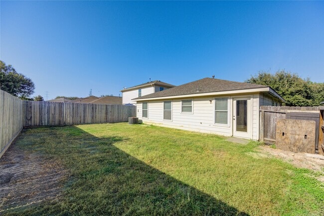 Building Photo - 15507 Western Skies Dr