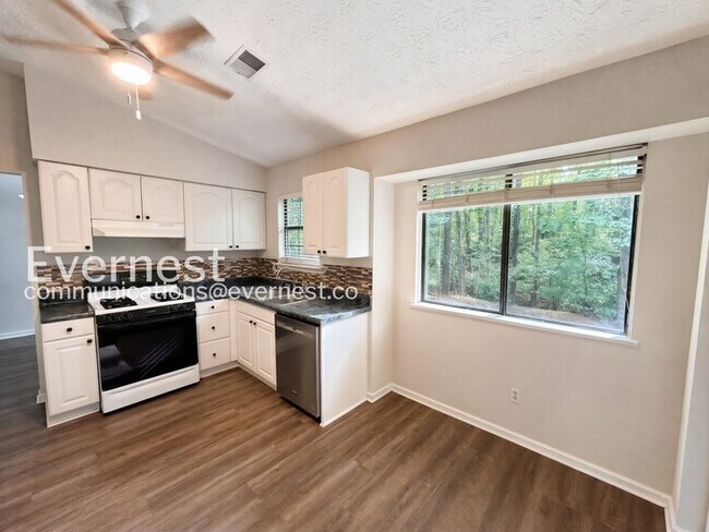 Building Photo - 640 Cranberry Trail